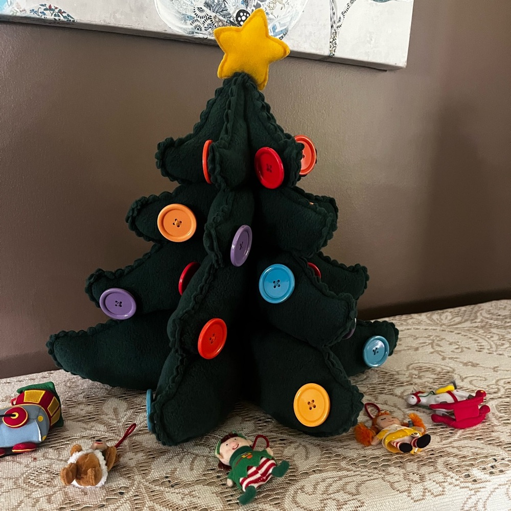 Hallmark Keepsake Kids Plush My Very Own Christmas Christmas Tree & 5 ornaments